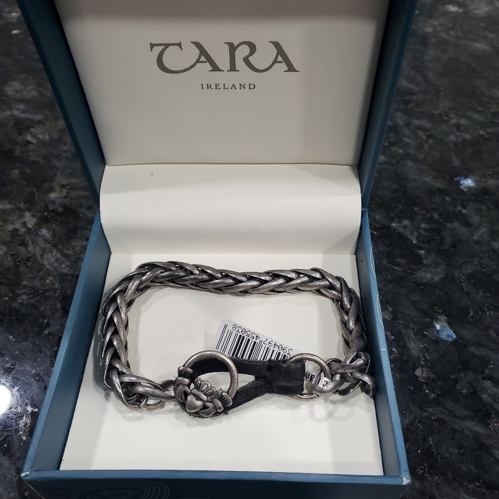 NWT Tara of Ireland Mens Claddagh and Pewter Bracelet